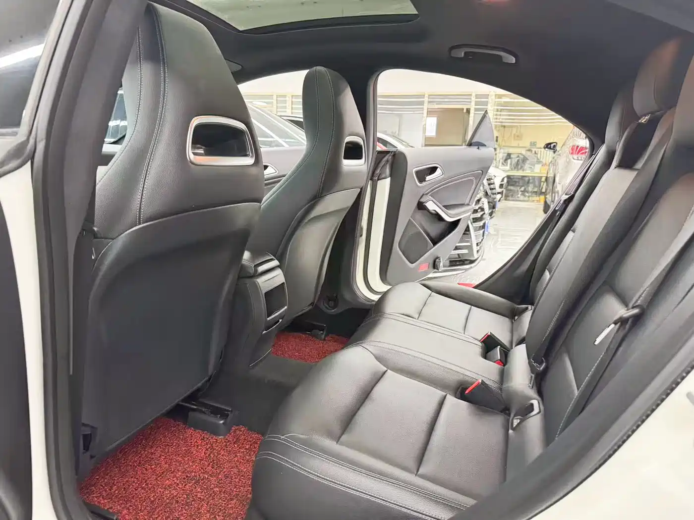 Mercedes-Benz CLA (Import) 2016 CLA 200 Fashion фото 8