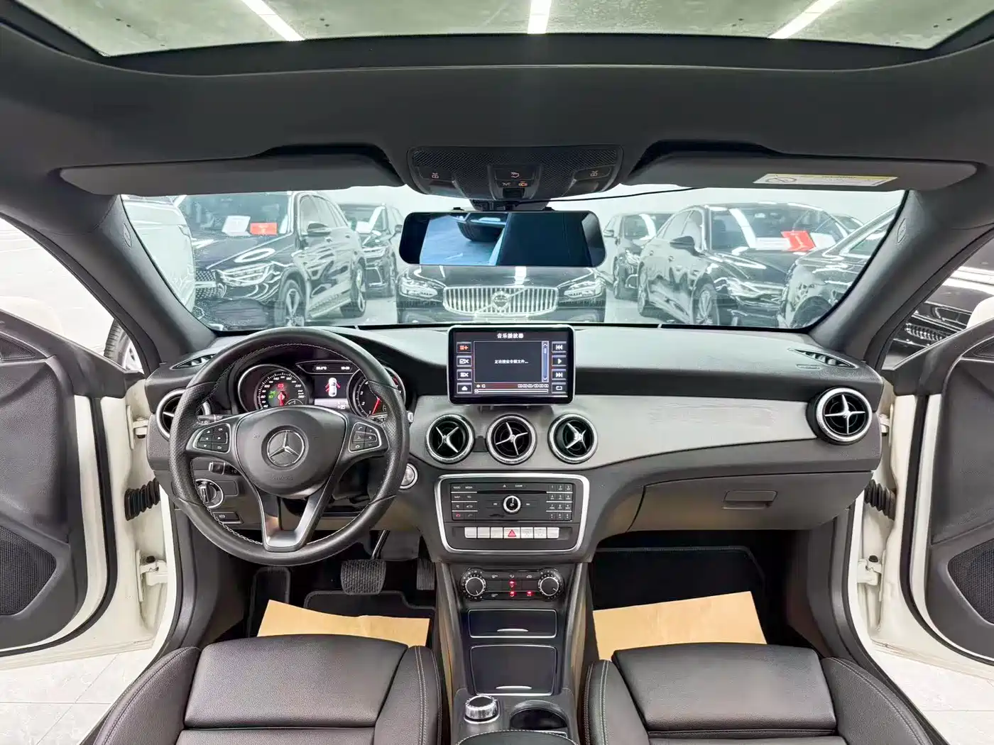 Mercedes-Benz CLA (Import) 2016 CLA 200 Fashion фото 9