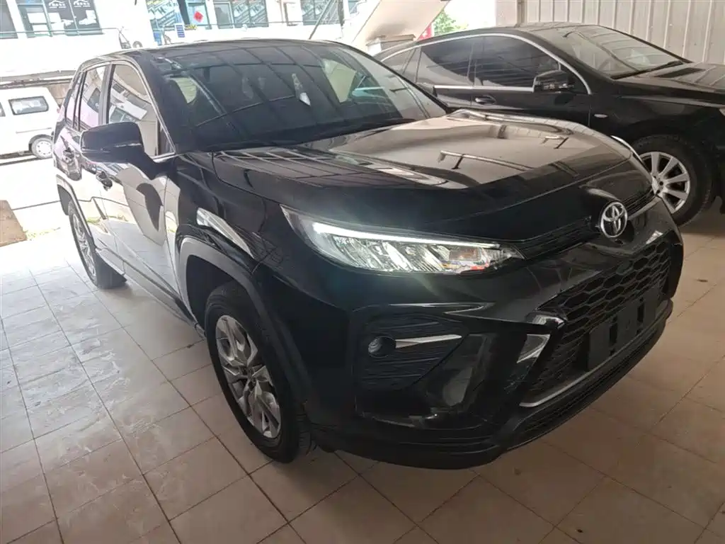 Toyota Wildlander 2023 2.0L CVT FWD LE фото 4