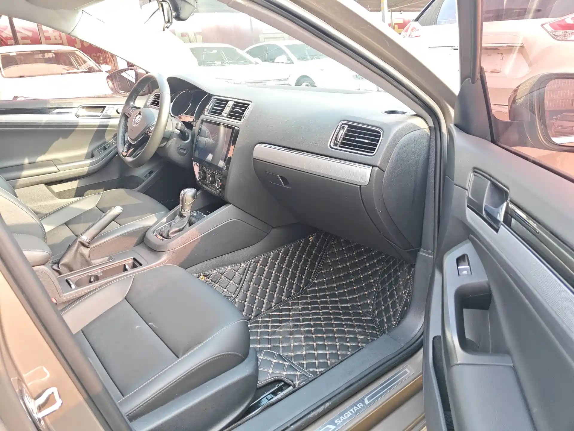 Фото 6 - Volkswagen Sagitar