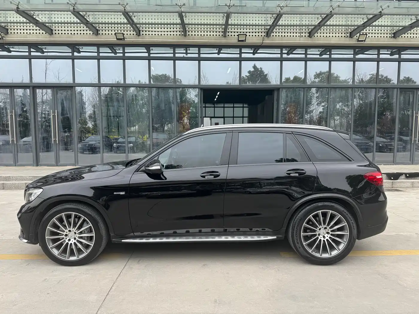 MERCEDES-BENZ GLC AMG