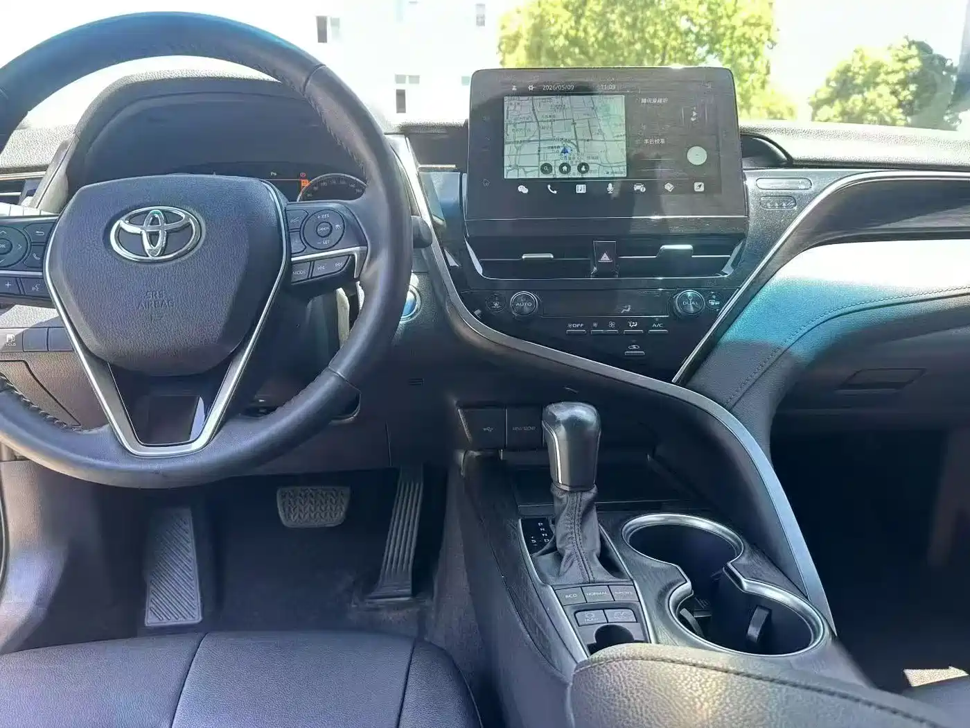 Toyota Camry 2021 Hybrid 2.5HG Luxury Edition фото 5