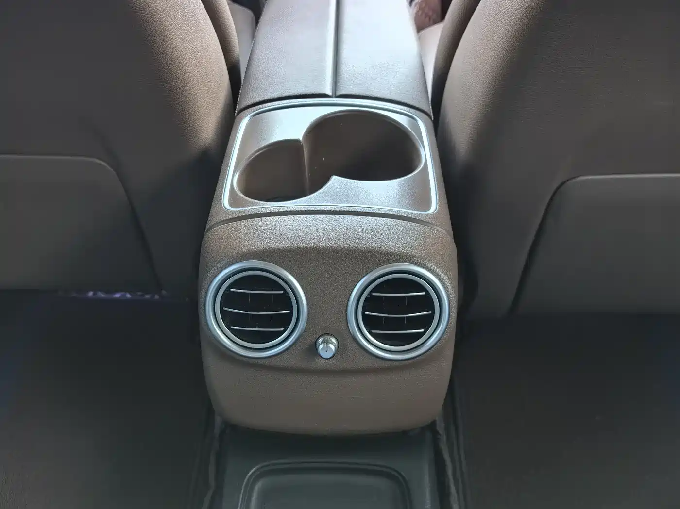 Mercedes-Benz E-Class 2016 E 300 L Sport Fashion Type фото 18