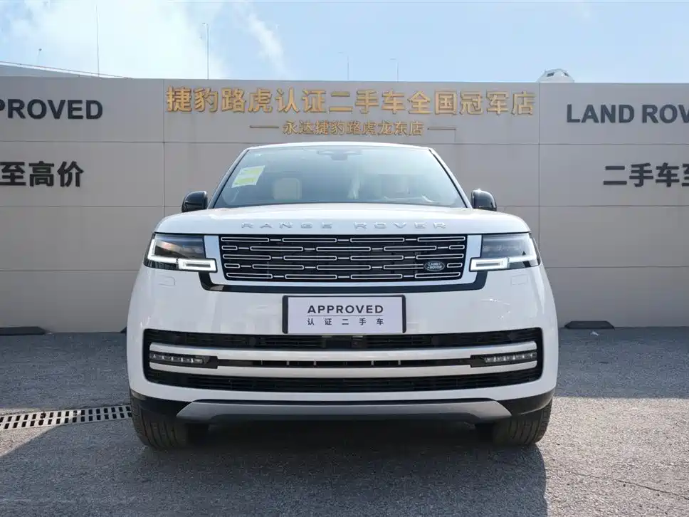 Land Rover Range Rover 2023 3.0 L6 400PS Genesis Extended Version фото 2
