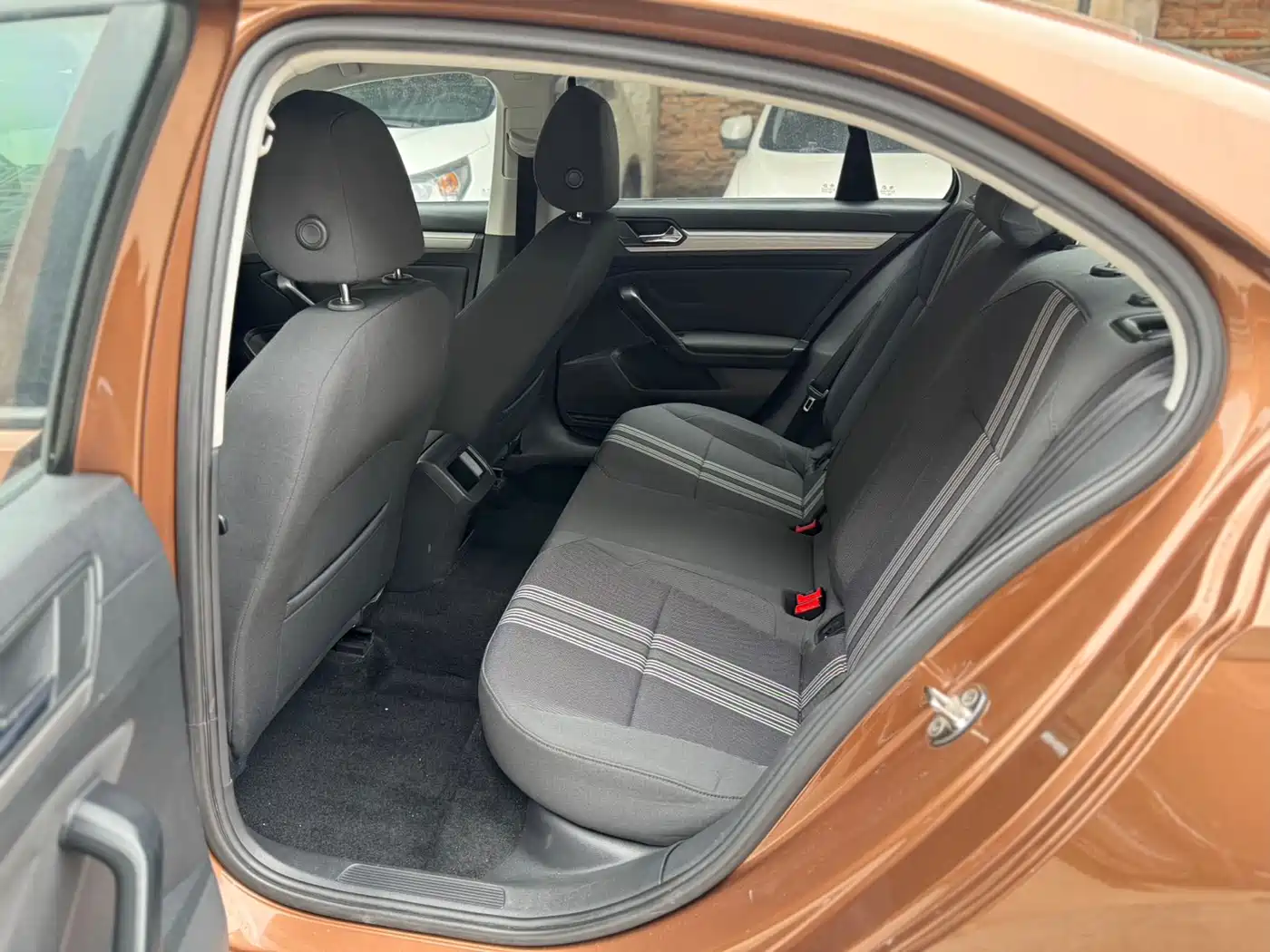 Volkswagen Lamando 2017 230TSI DSG Trend Edition фото 4