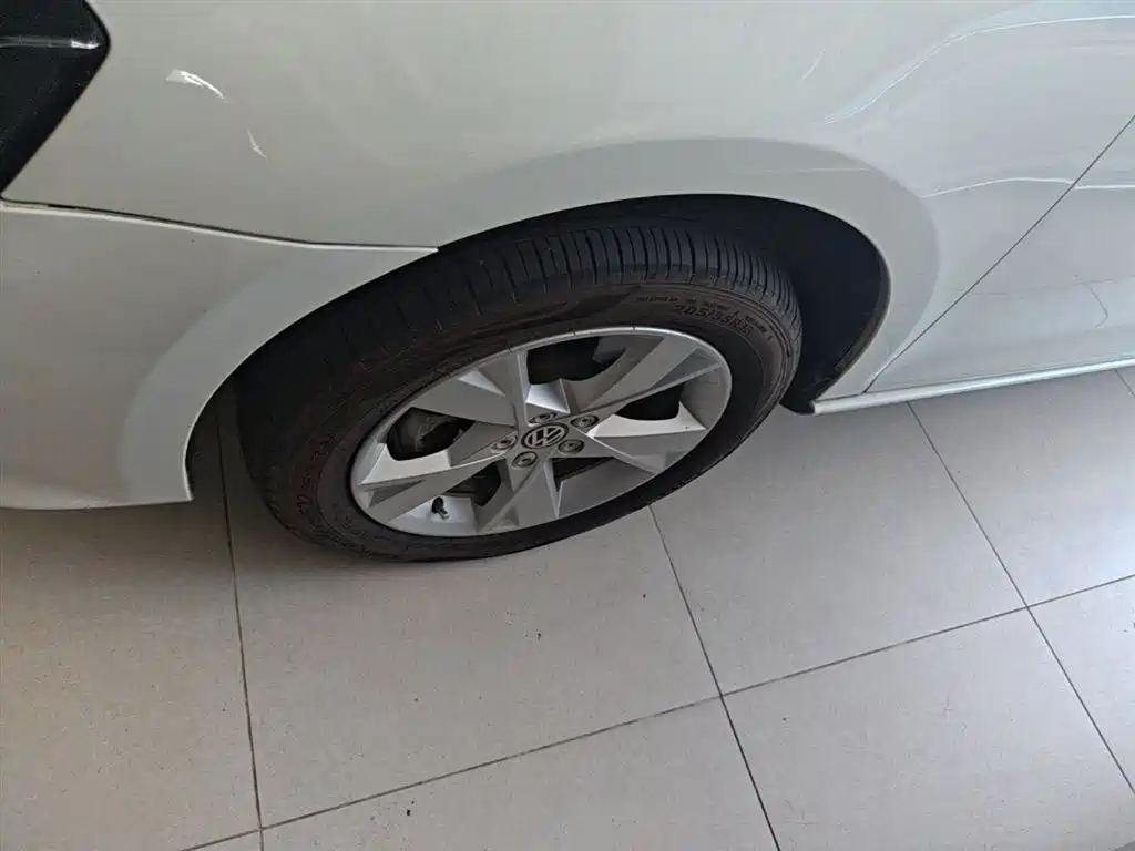 Volkswagen Bora 2014 1.6L Automatic Comfort Edition фото 23