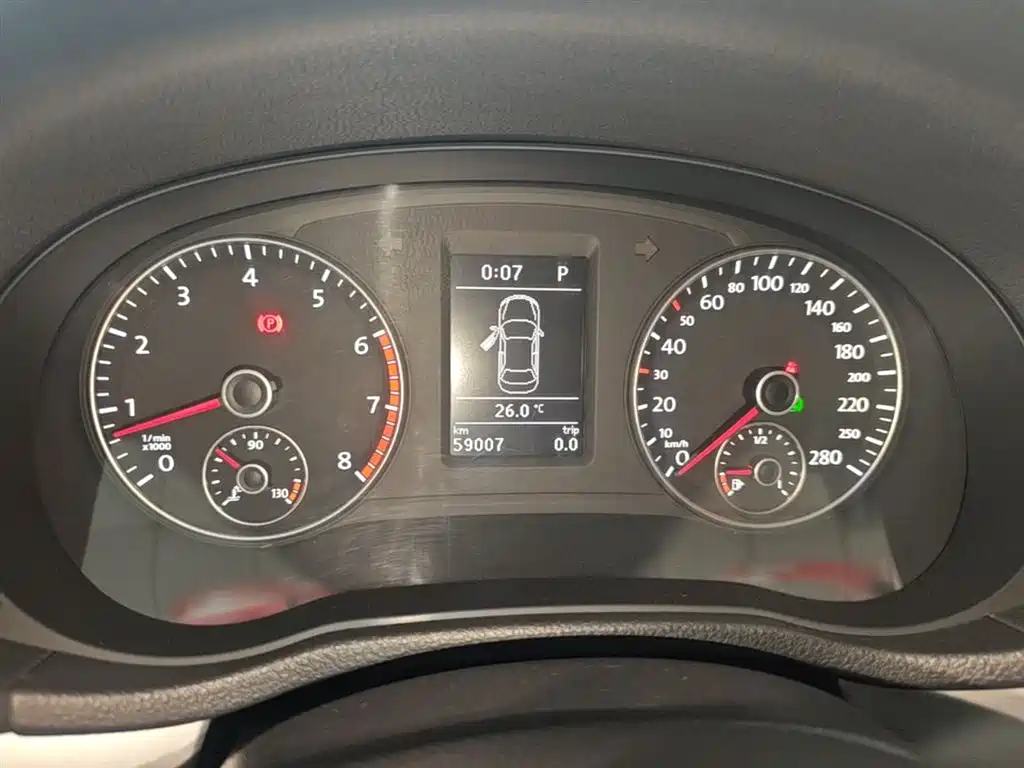 Volkswagen Passat 2015 1.8TSI DSG Honor Edition фото 12