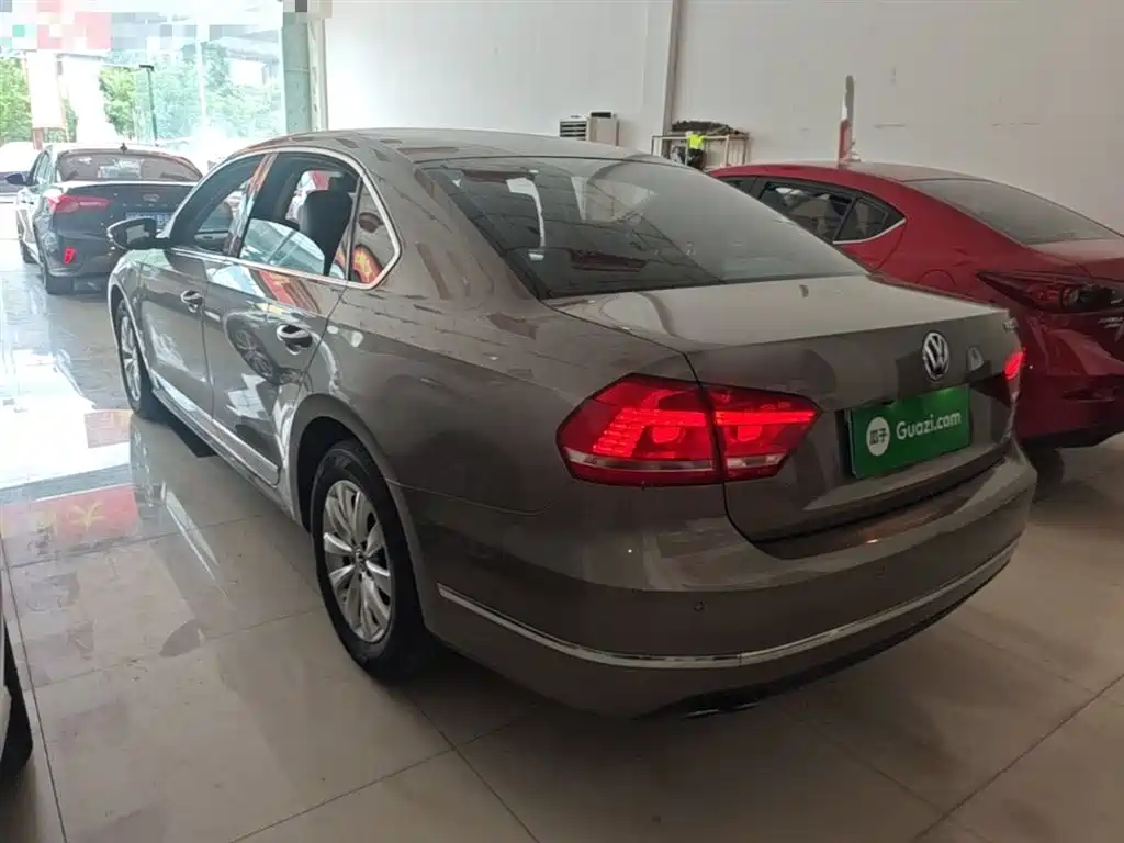 Volkswagen Passat 2015 1.8TSI DSG Honor Edition фото 5