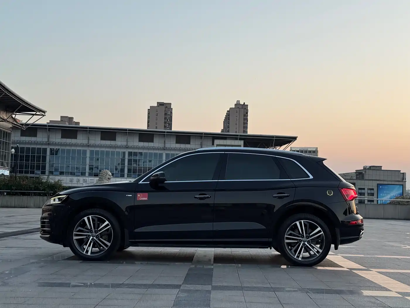 Audi Q5L 2020 40 TFSI Prestige Fashion фото 3