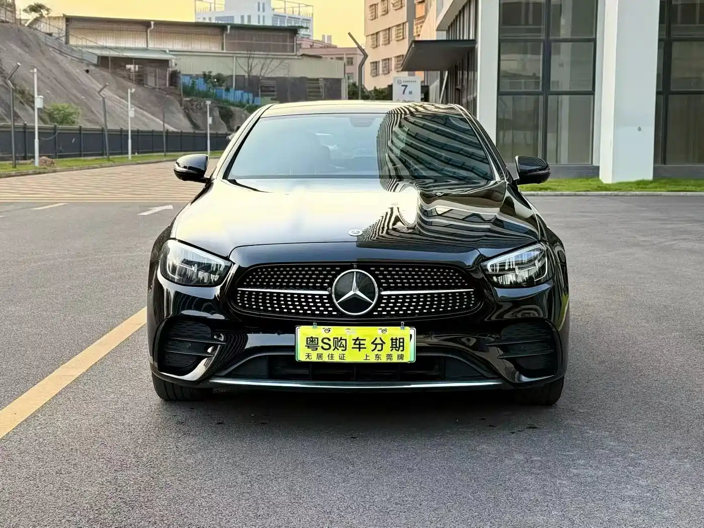Mercedes-Benz E-Class New Energy 2022 Facelift II E 350 e L Plug-in Hybrid Sports Sedan фото 2
