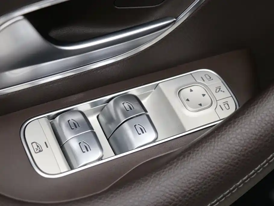 Mercedes-Benz GLE, миниатюра 12