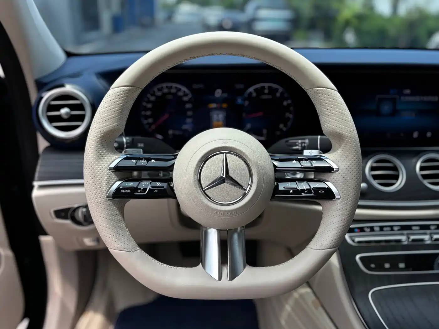 Mercedes-Benz E-Class 2022 E 300 L Sport Luxury фото 16