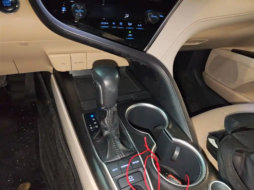 Toyota Camry 2021 2.5G Luxury Edition фото 14