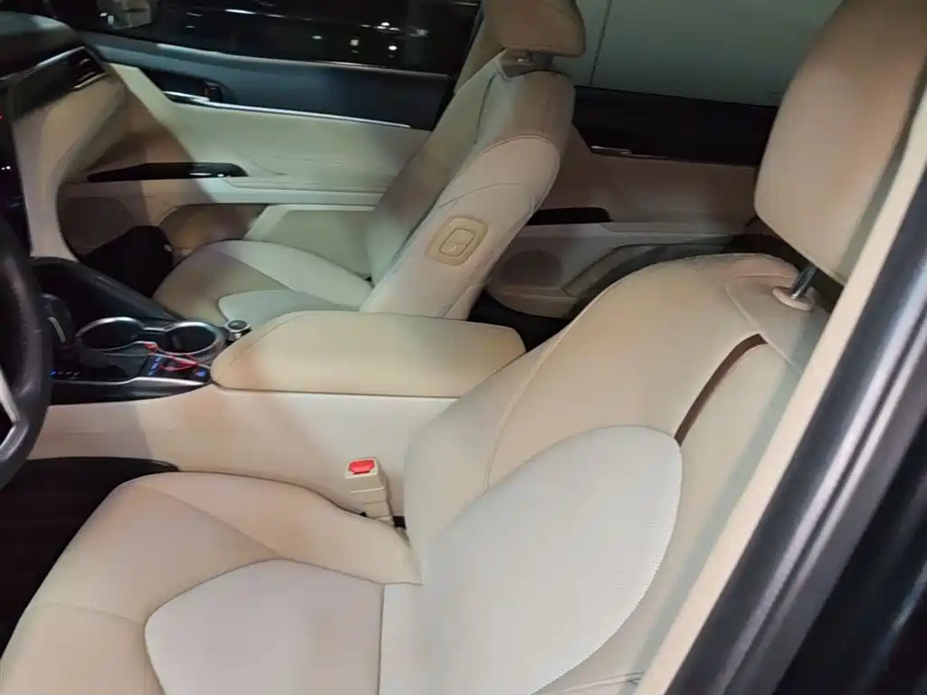 Toyota Camry 2021 2.5G Luxury Edition фото 15