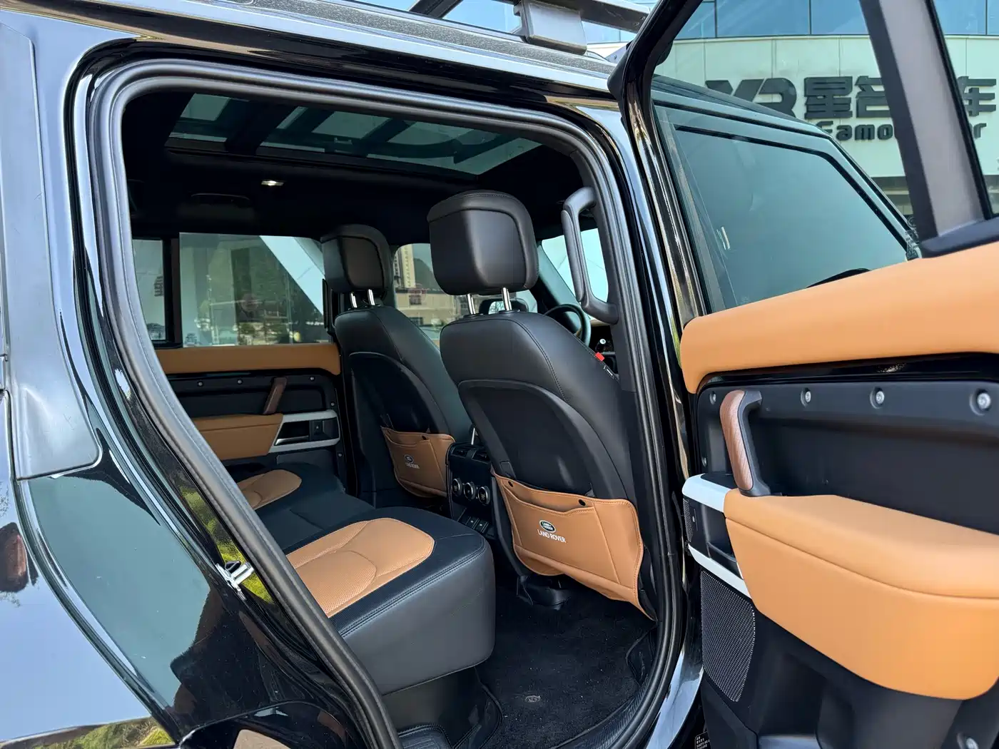 Land Rover Defender 2024 110 3.0T P400 X-DYNAMIC HSE фото 7