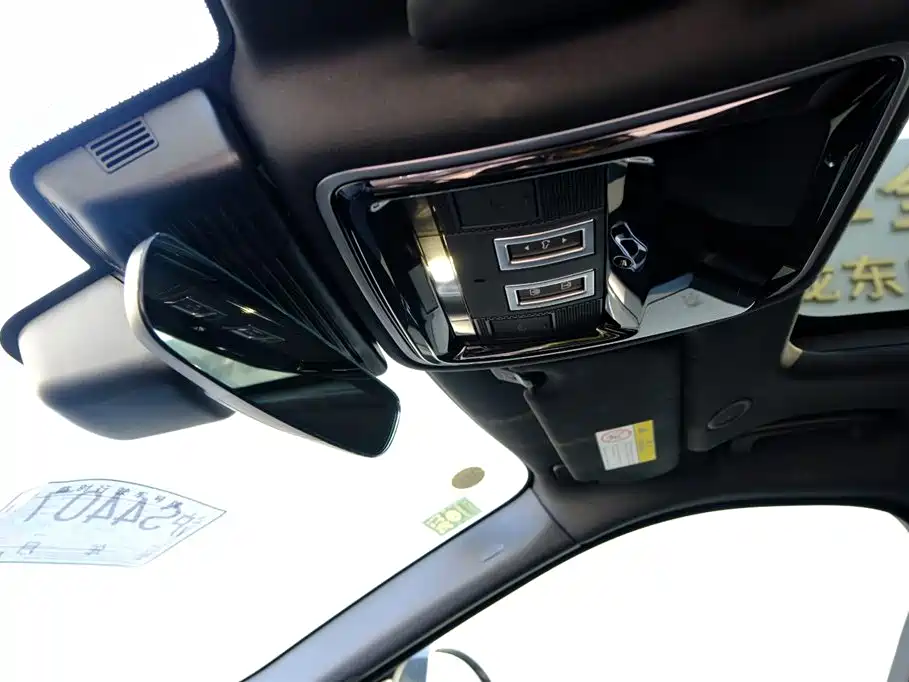 Land Rover Range Rover Velar 2025 Dynamic SE фото 21
