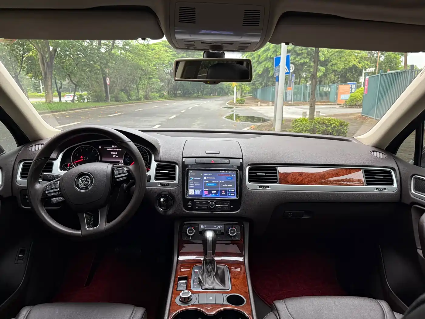 Volkswagen Touareg 2014 3.0TSI New Edge Edition фото 10