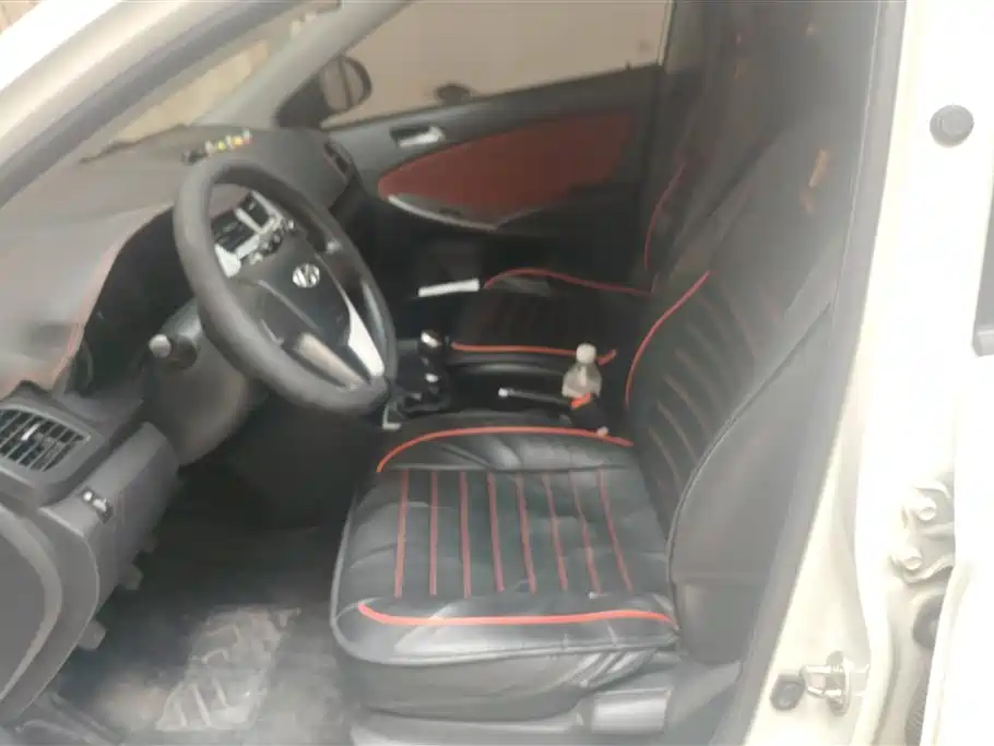 Hyundai Reina 2014 1.4L Manual GLX фото 9
