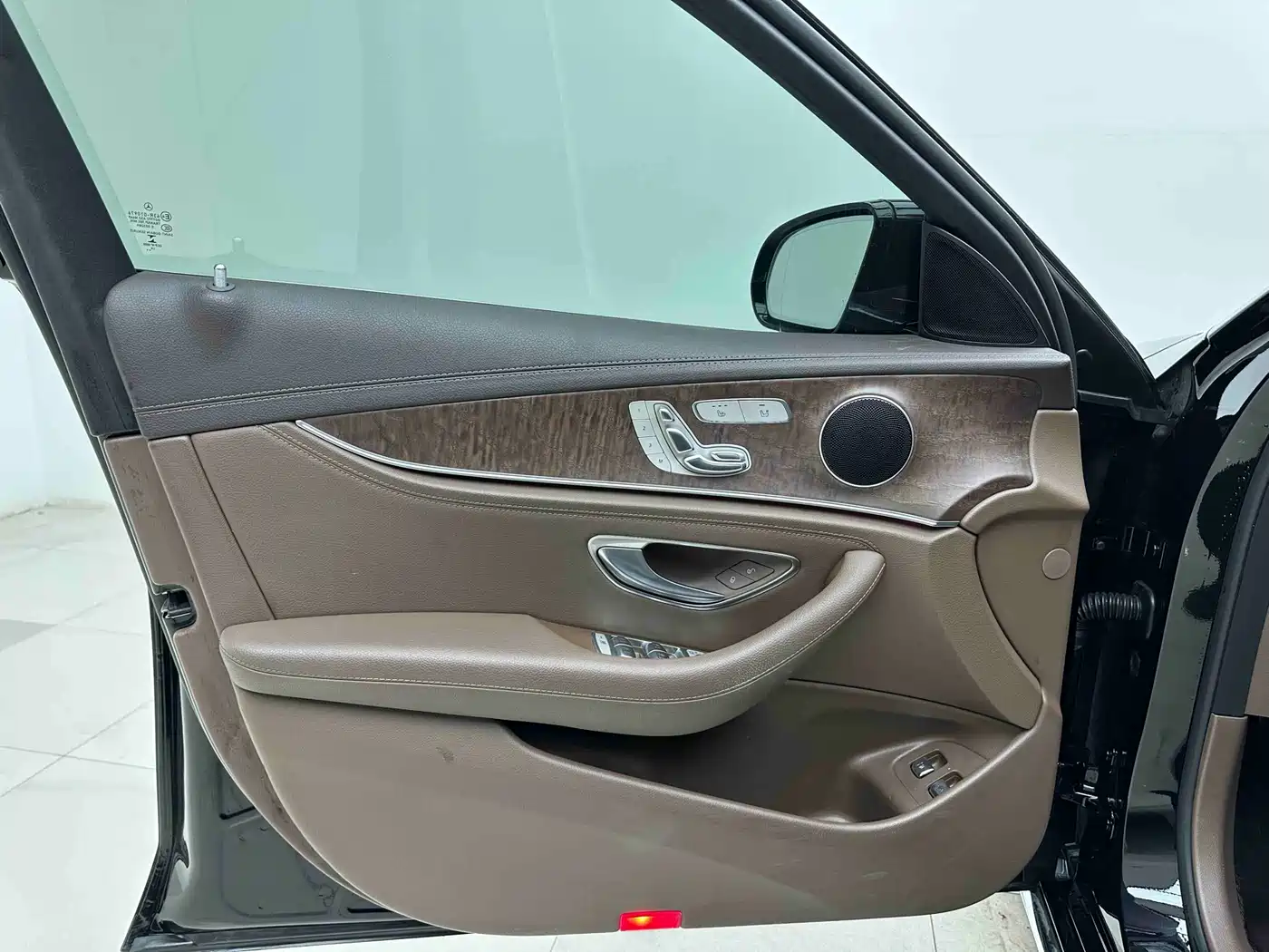 Mercedes-Benz E-Class New Energy 2020 E 300 e L фото 7
