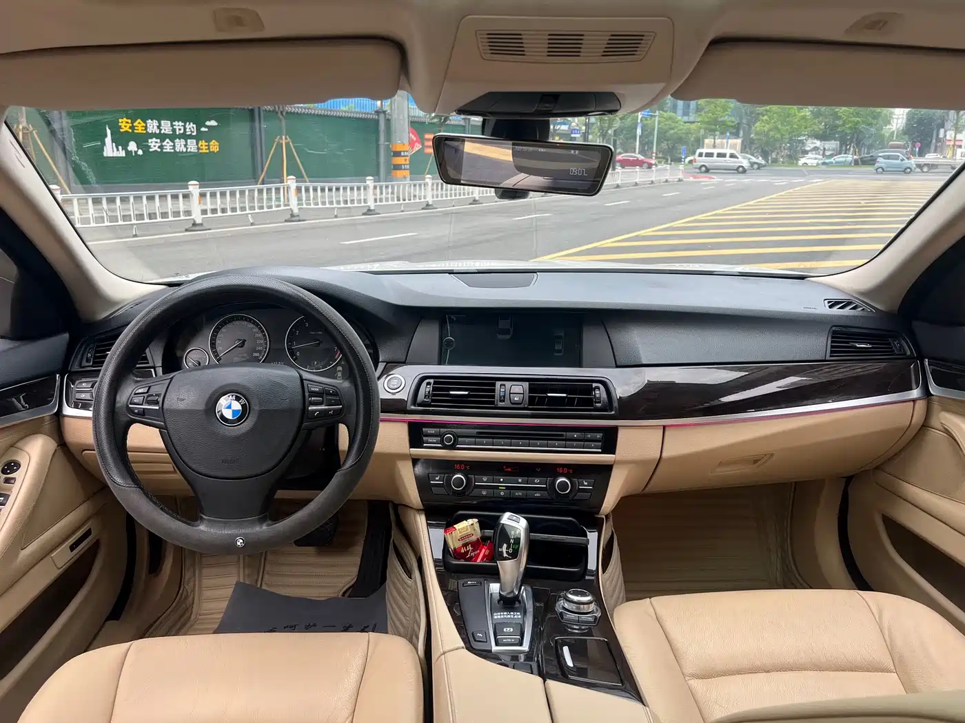 BMW 5 Series 2011 523Li Luxury фото 11