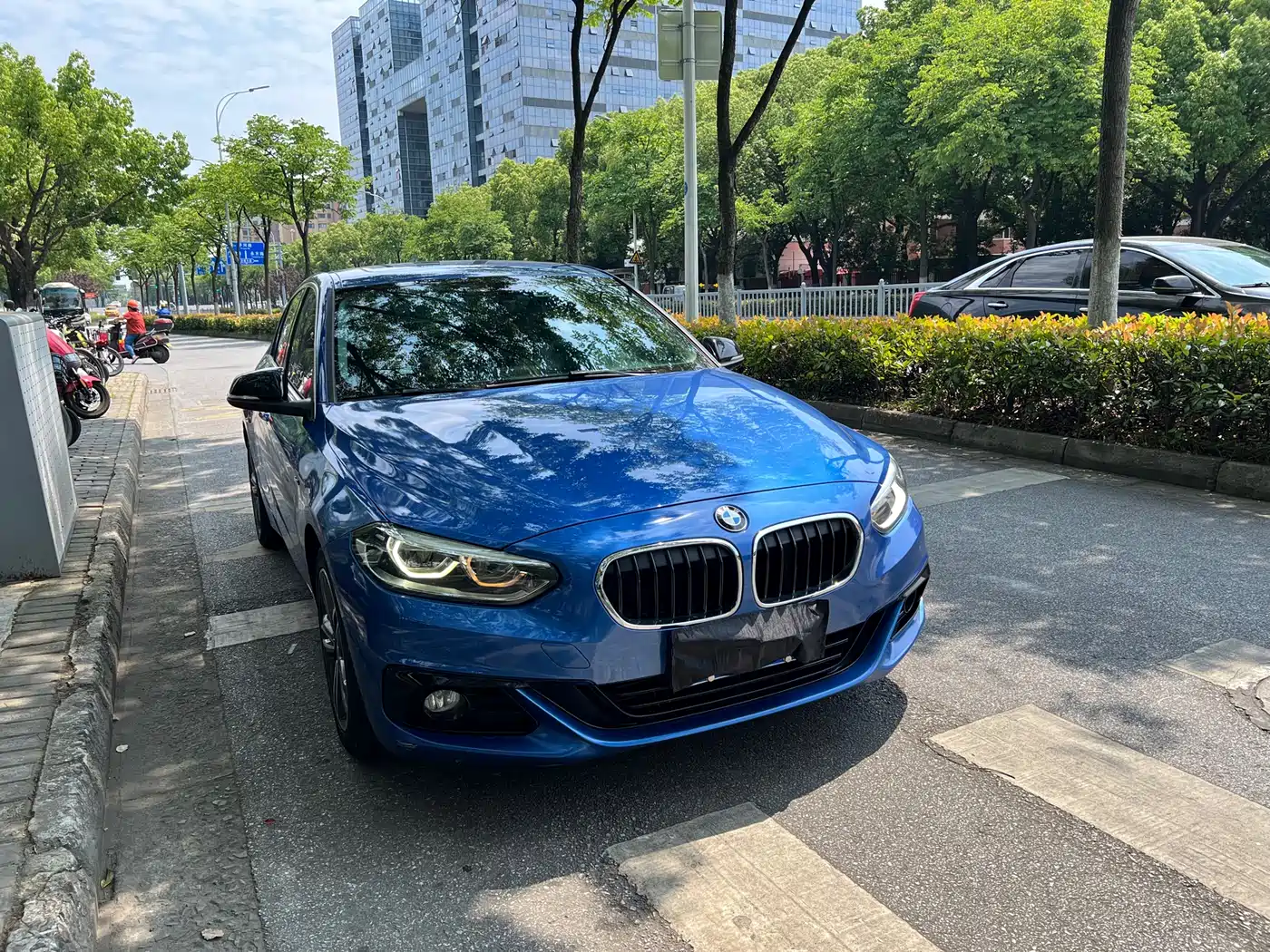BMW 1 Series 2017 118i Sport фото 3