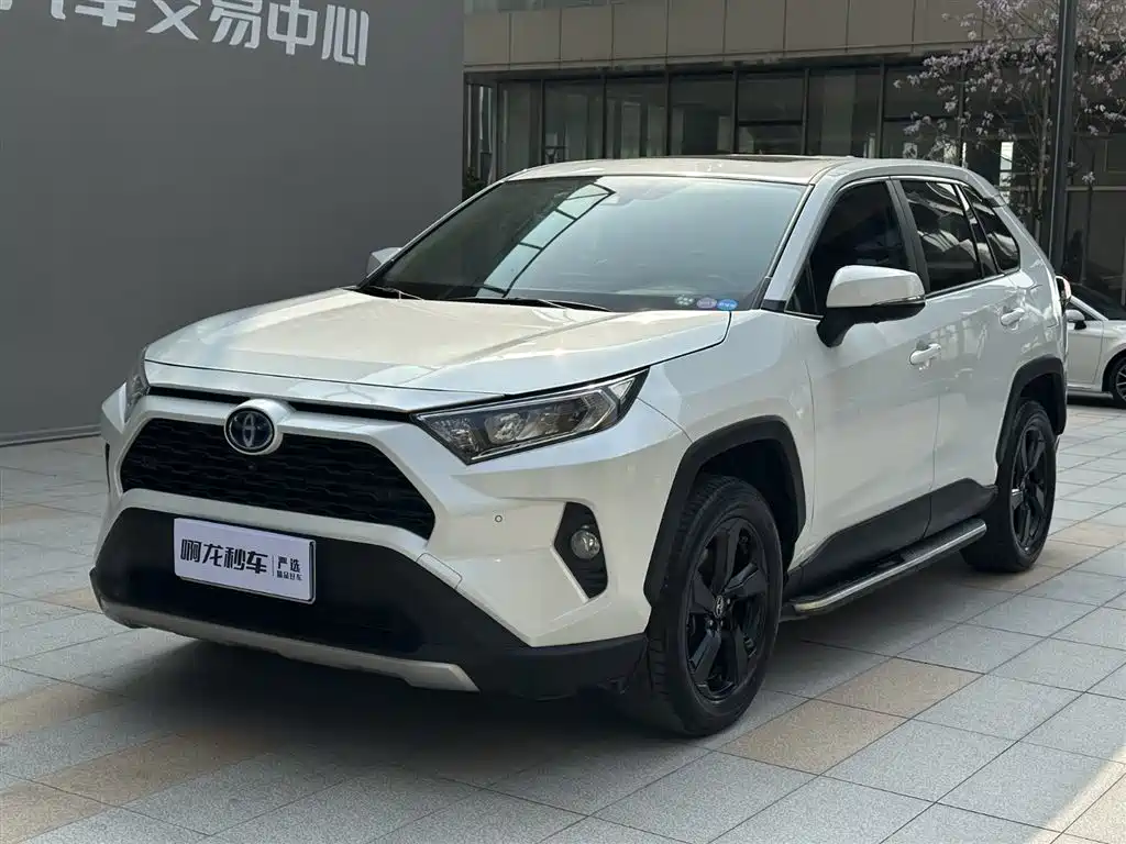 Toyota RAV4 Rongfang 2022 Hybrid 2.5L E-CVT 4WD Elite Plus Edition фото 3