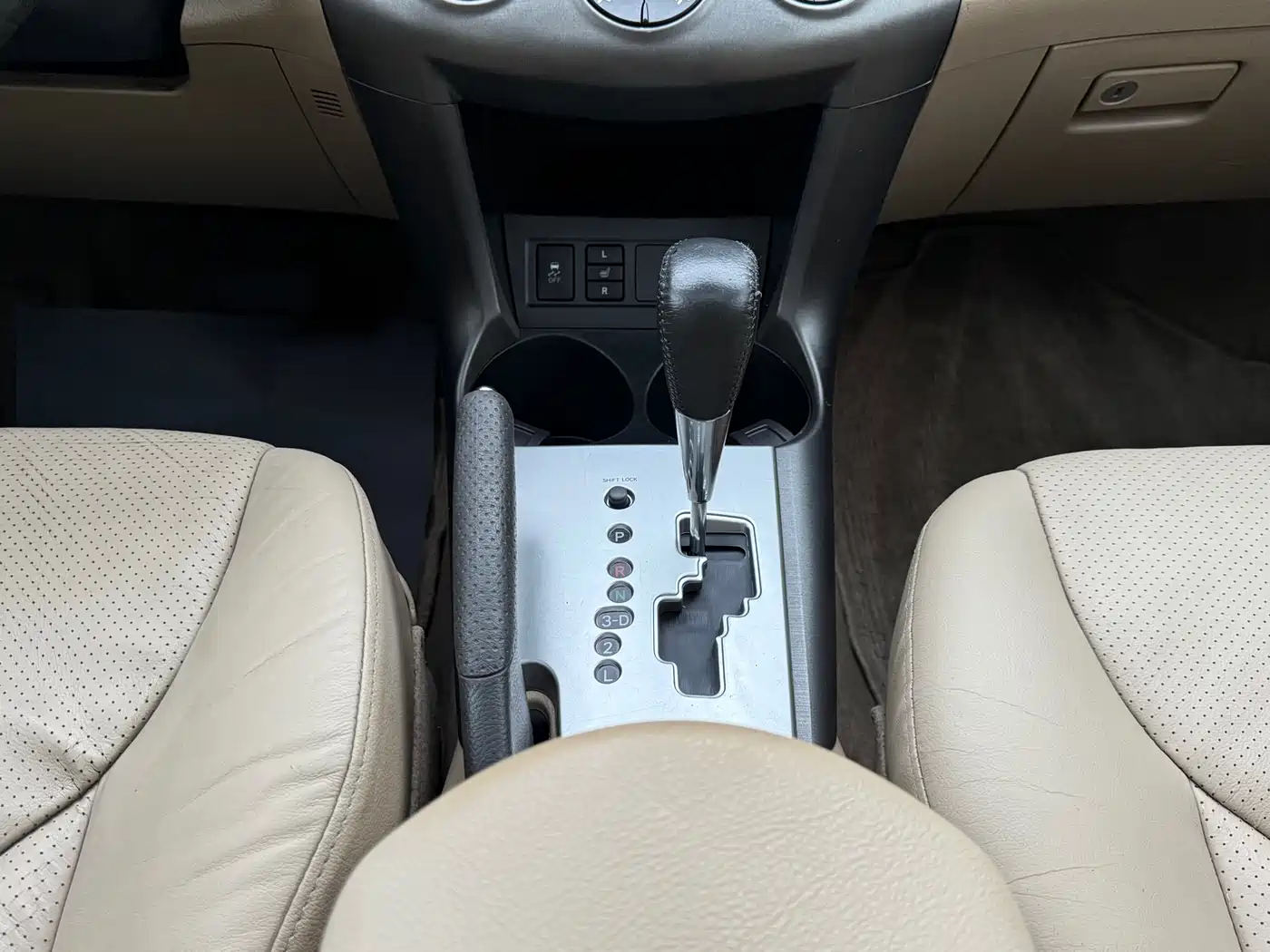 Toyota RAV4 Rongfang 2013 Special Edition 2.0L Auto Elite фото 15