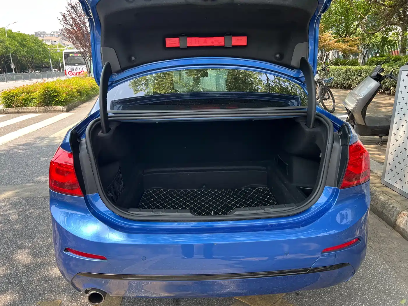 BMW 1 Series 2017 118i Sport фото 16