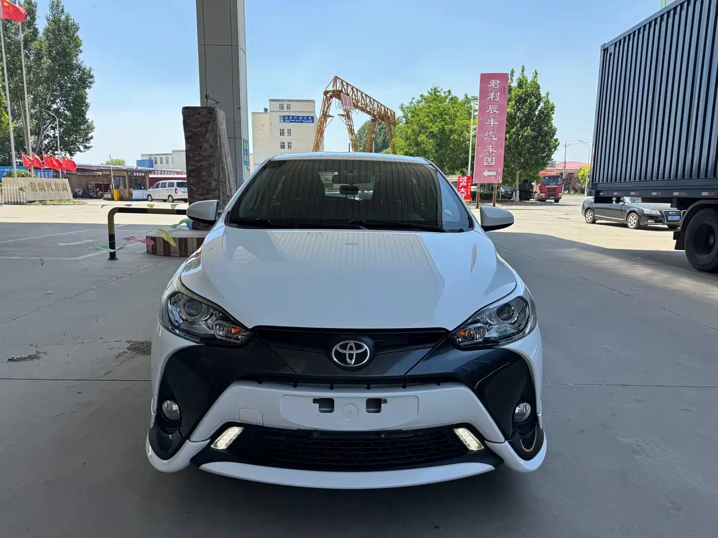 Toyota YARiS L Zhi Xuan 2017 1.5G CVT Speed Sunroof Upgrade Edition фото 3