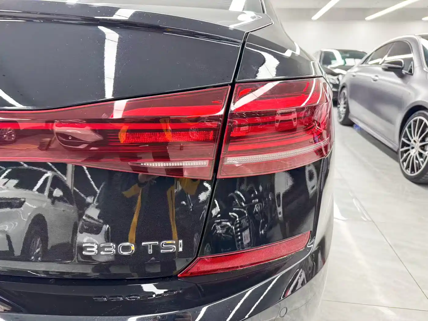Volkswagen Passat 2023 Facelift 330TSI Starlight Luxury Edition фото 22