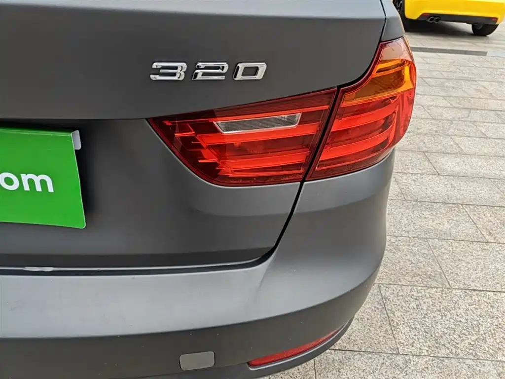 BMW 3 Series GT 2013 Model 320i Leading фото 8