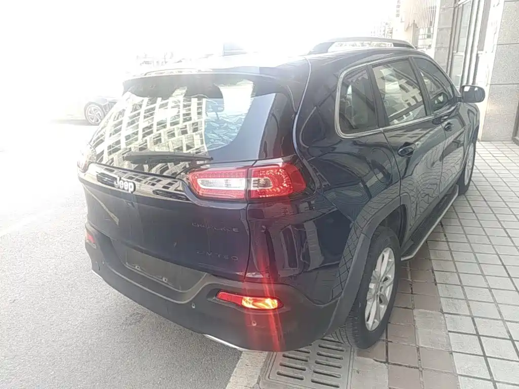 Jeep Cherokee 2018 2017 2.0L Superior Edition