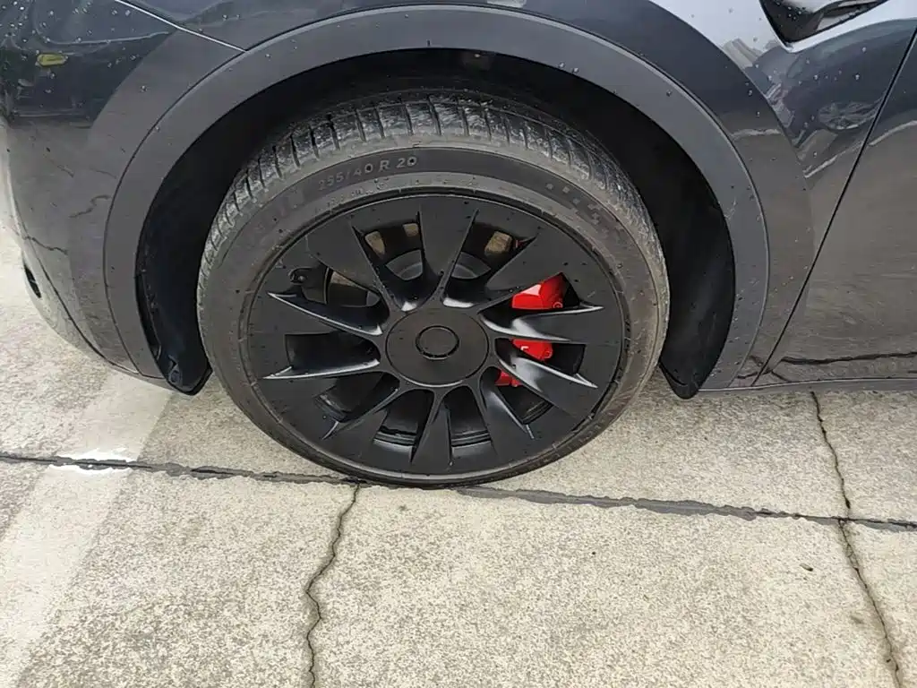 Фото 23 - Tesla Model Y