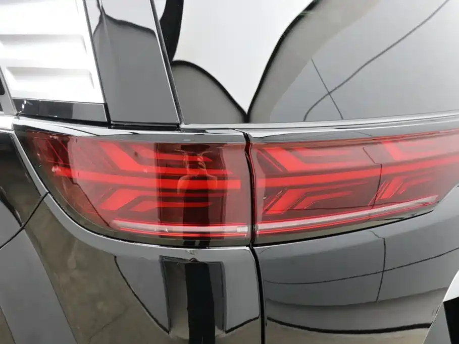 Denza D9 2026 2024 DM-i 980 AWD Prestige
