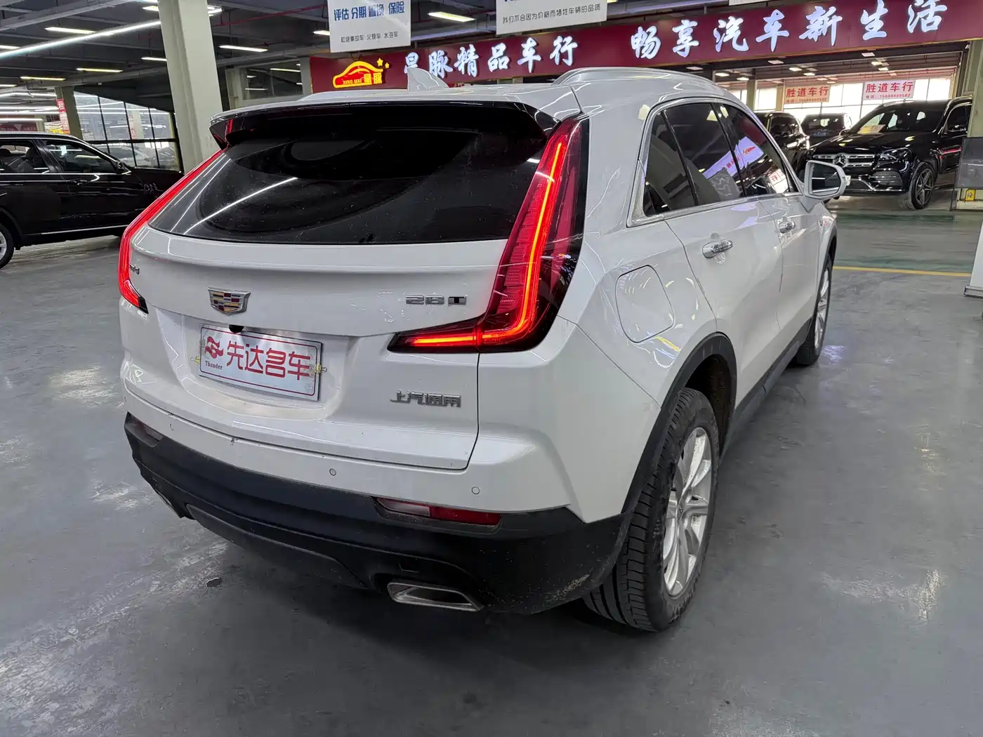 CADILLAC XT4
