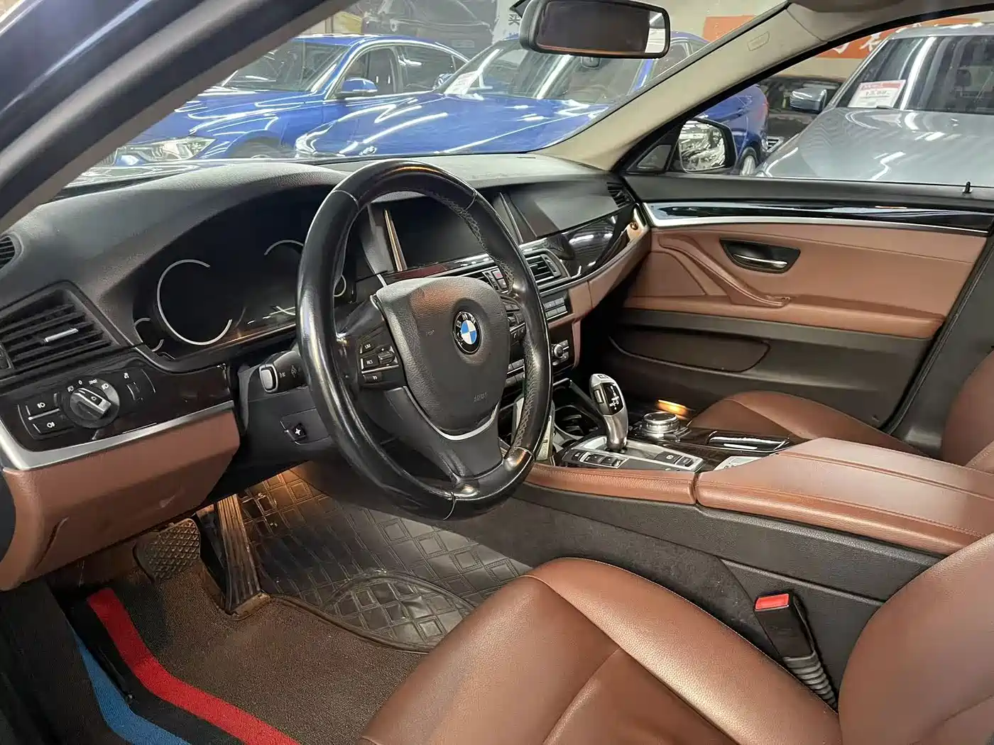 صورة 4 - BMW 5 Series