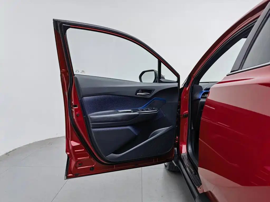 Toyota C-HR 2020 2020 Model 2.0L Luxury