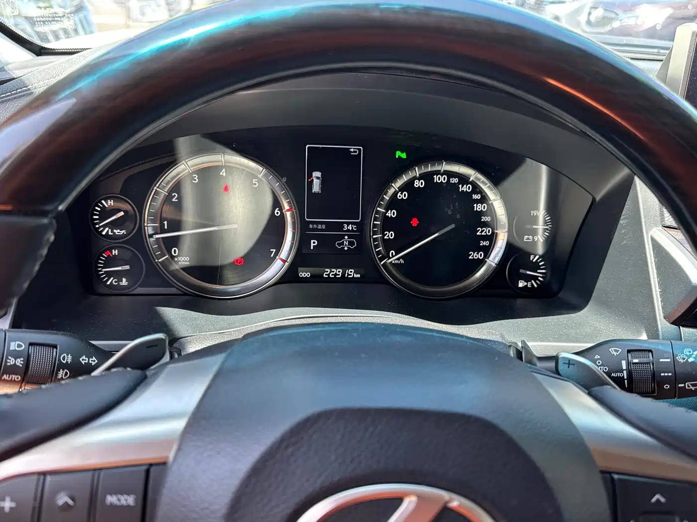 Lexus LX 2019 570 Dynamic Luxury Edition фото 8