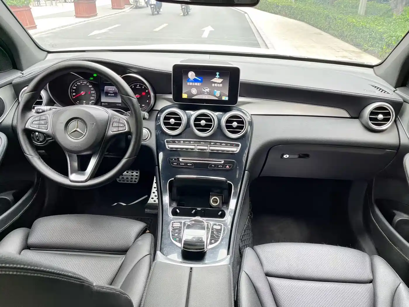 Mercedes-Benz GLC 2018 Facelift GLC 200 4MATIC фото 12