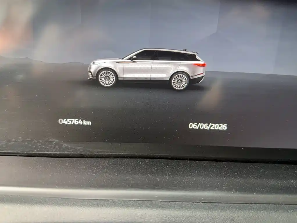 Photo 11 - Land Rover Range Rover Velar