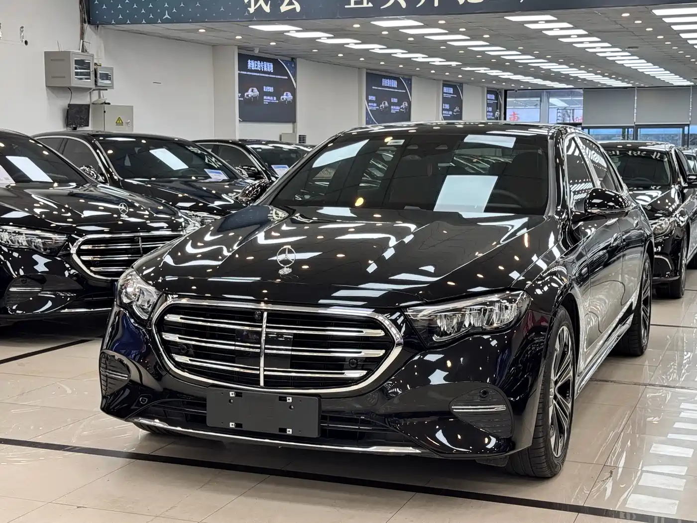 Mercedes-Benz E-Class 2024 Model E 300 L Luxury фото 2