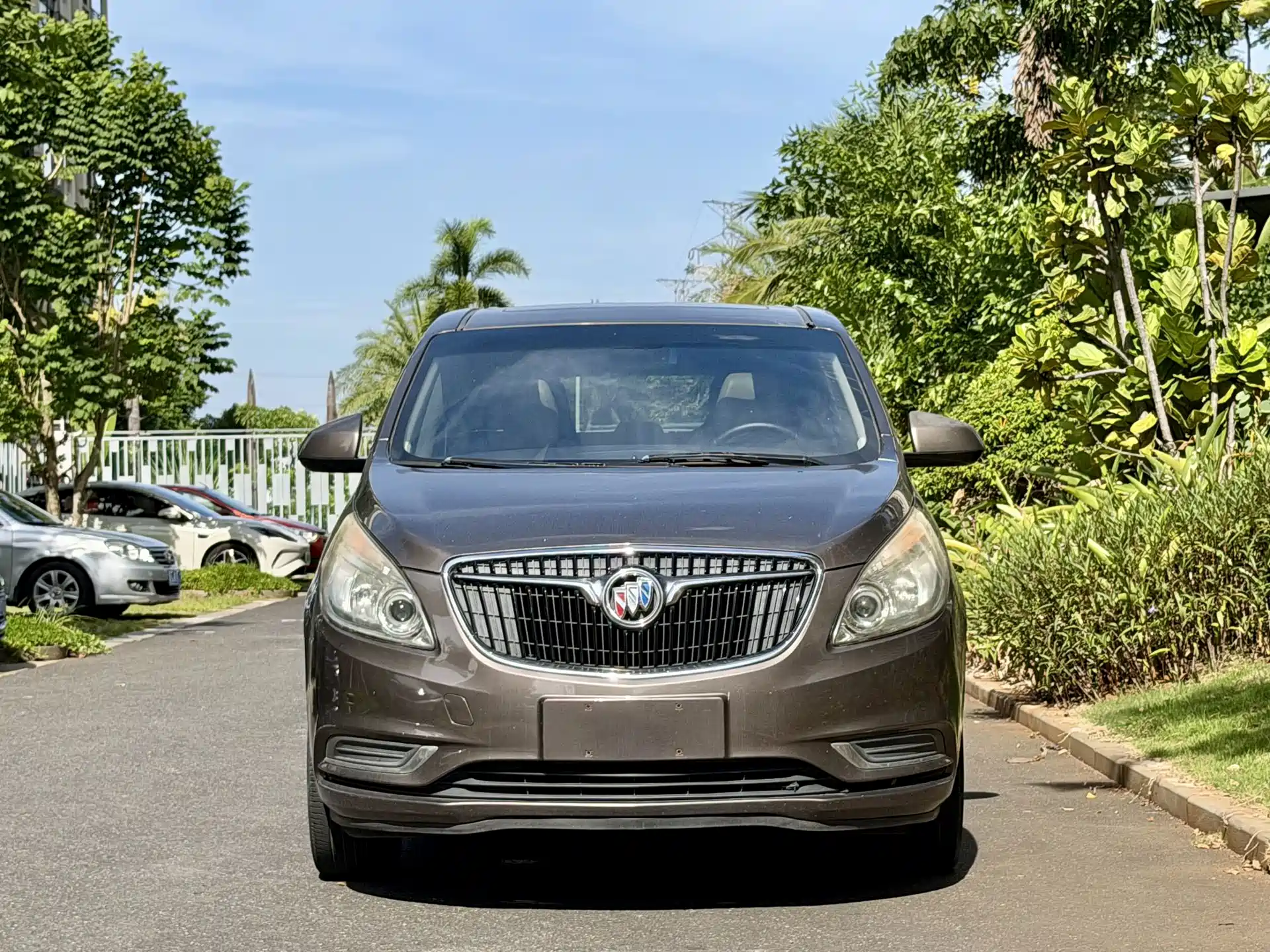 Фото 2 - Buick GL8