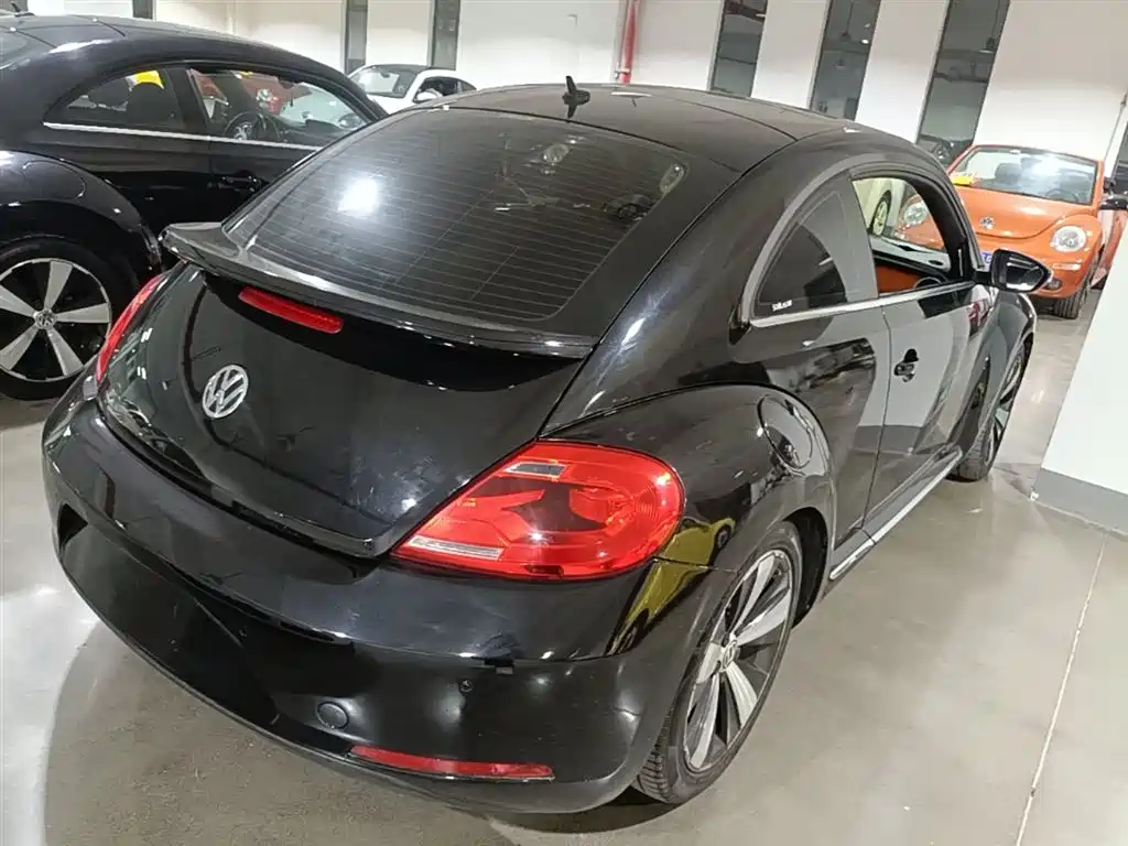 Volkswagen Beetle 2013 1.4TSI Fender Rock Edition фото 5