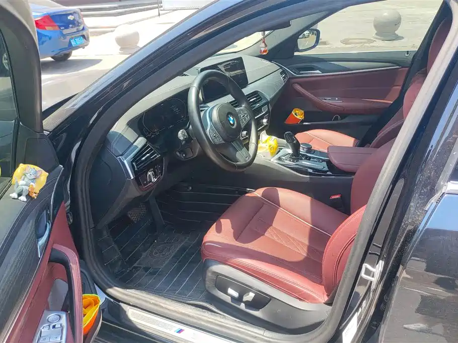 BMW 5 Series 2023 Facelift 530Li Leading M Sport Package фото 9