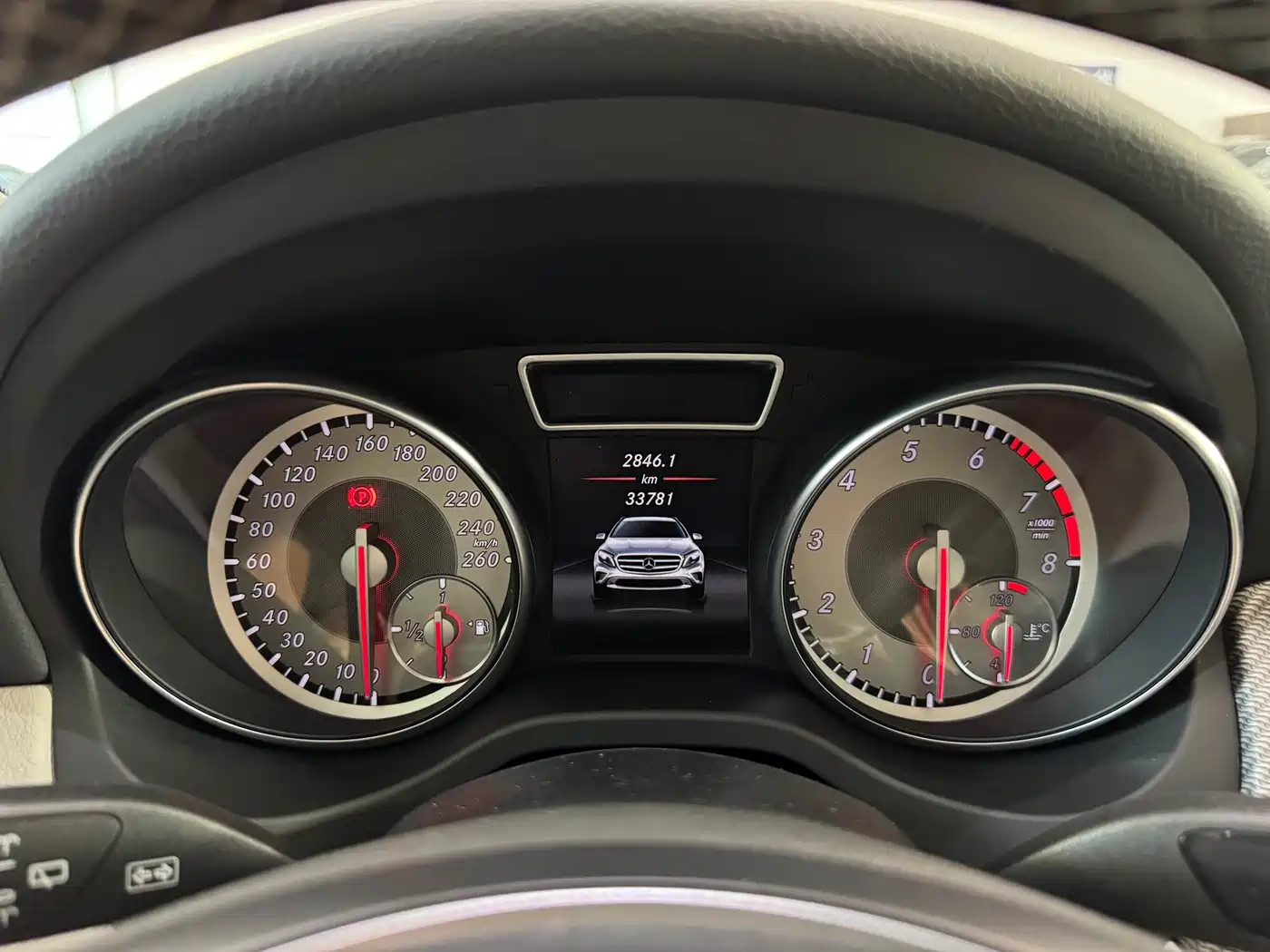 Mercedes-Benz GLA 2016 GLA 220 4MATIC Fashion фото 6