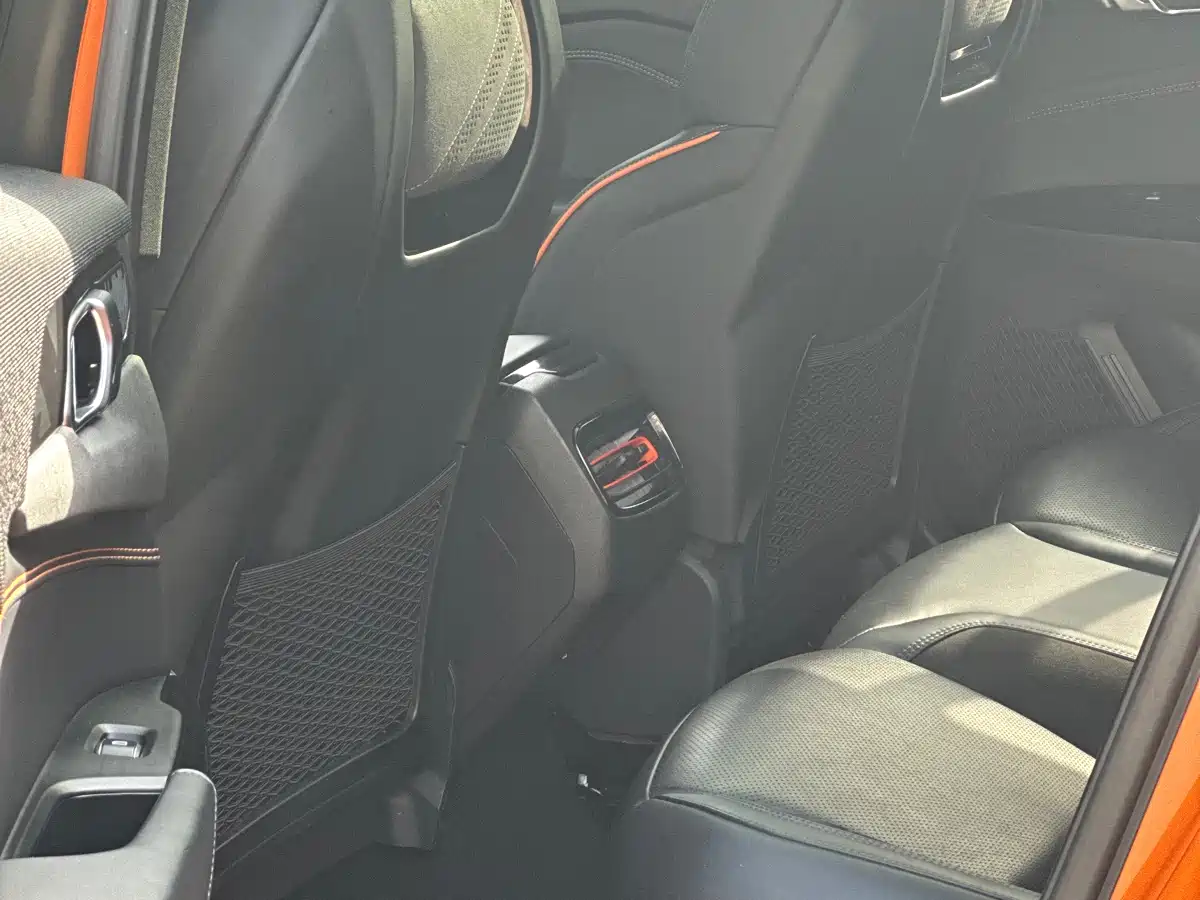 LYNK & CO. 02 HATCHBACK