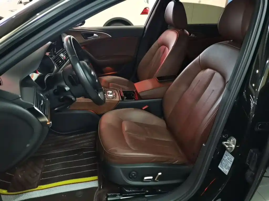Audi A6L 2018 30th Anniversary 45 TFSI quattro Sport фото 15