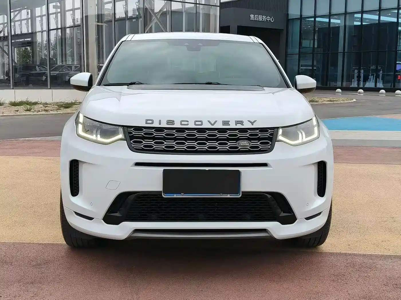 Land Rover Discovery Sport 2022 Model Facelift 249PS R-Dynamic S Performance Edition 5-seater фото 2