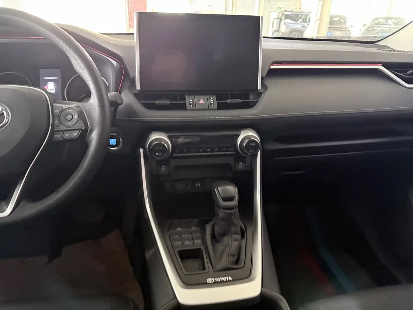 Toyota Wildlander 2021 2.0L CVT 4WD Luxury Edition фото 15