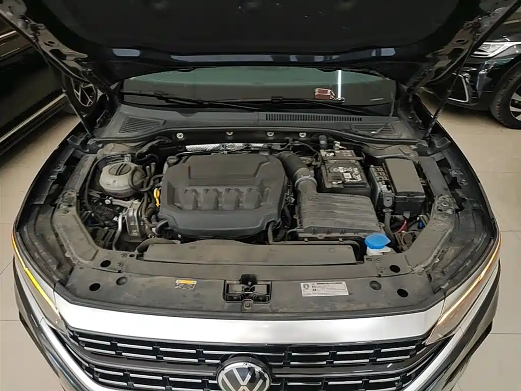 Volkswagen Passat 2024 380TSI Luxury фото 20
